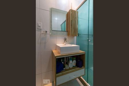 Banheiro de apartamento para alugar com 2 quartos, 50m² em Botafogo, Rio de Janeiro