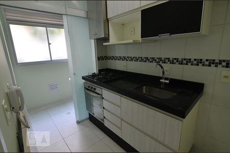 Cozinha de apartamento para alugar com 2 quartos, 44m² em Água Branca, São Paulo
