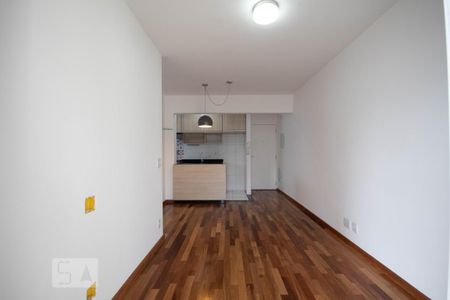 Sala de apartamento para alugar com 2 quartos, 57m² em Vila Gomes, São Paulo