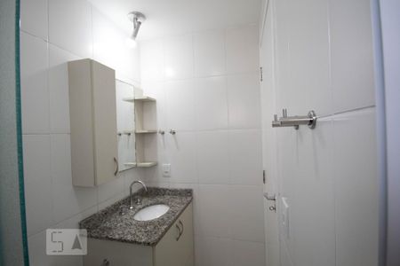 Apartamento para alugar com 57m², 2 quartos e 1 vaga Apartamento para alugar com 57m², 2 quartos e 1 vagaBanheiro da Suíte