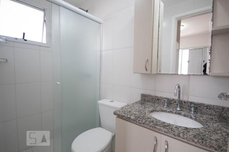 Apartamento para alugar com 57m², 2 quartos e 1 vaga Apartamento para alugar com 57m², 2 quartos e 1 vagaBanheiro da Suíte