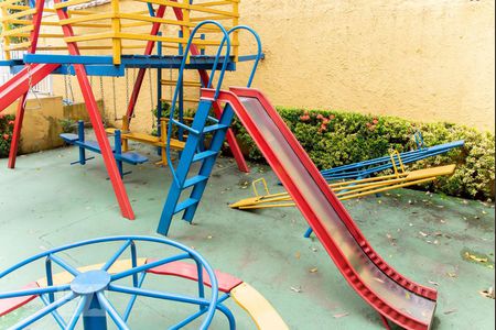 Apartamento à venda com 97m², 2 quartos e 2 vagasÁrea Comum - Playground