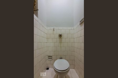 Apartamento para alugar com 100m², 2 quartos e sem vaga Apartamento para alugar com 100m², 2 quartos e sem vagaBanheiro Área de Serviço