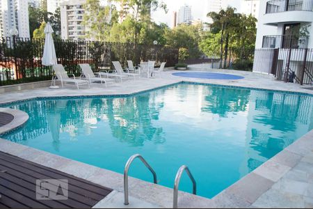 Apartamento à venda com 175m², 4 quartos e sem vagaÁrea comum