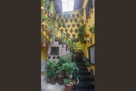 Apartamento à venda com 125m², 3 quartos e 2 vagasEscada para área de serviço