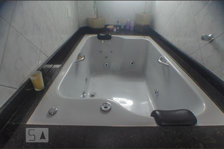 Apartamento à venda com 125m², 3 quartos e 2 vagasBanheiro da suíte - banheira