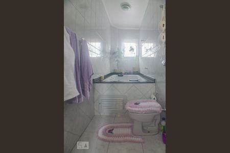 Apartamento à venda com 125m², 3 quartos e 2 vagasBanheiro da suíte