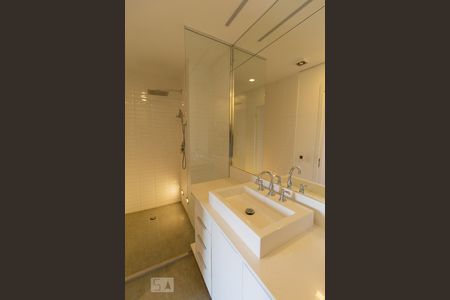 Apartamento à venda com 75m², 1 quarto e 1 vagaBanheiro