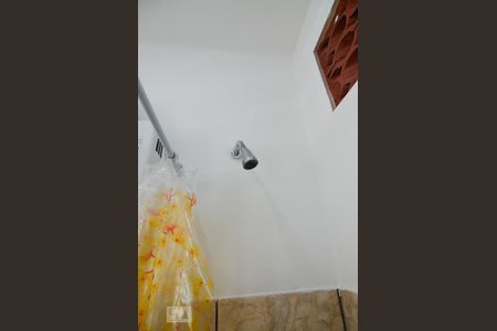 Banheiro de kitnet/studio para alugar com 1 quarto, 13m² em Flamengo, Rio de Janeiro