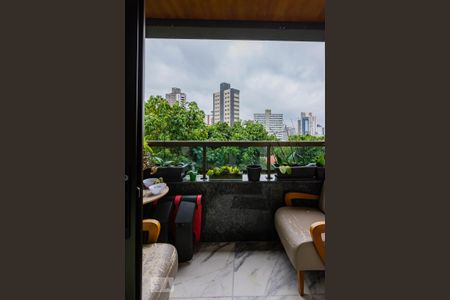 Varanda Quarto 4 Suíte  de apartamento para alugar com 4 quartos, 154m² em Funcionários, Belo Horizonte