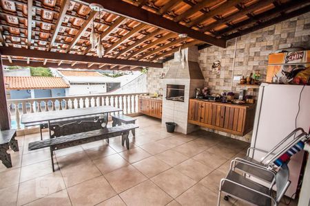 Casa para alugar com 400m², 3 quartos e 3 vagas Casa para alugar com 400m², 3 quartos e 3 vagasVaranda