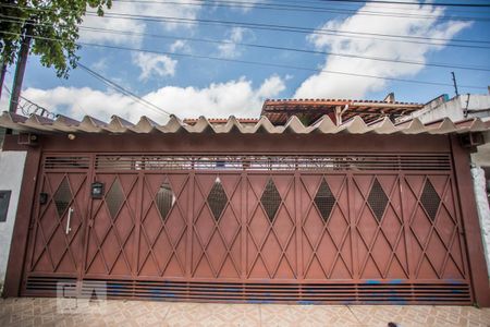 Casa para alugar com 400m², 3 quartos e 3 vagas Casa para alugar com 400m², 3 quartos e 3 vagasFachada