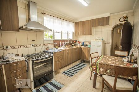 Casa para alugar com 400m², 3 quartos e 3 vagas Casa para alugar com 400m², 3 quartos e 3 vagasCozinha - Armários