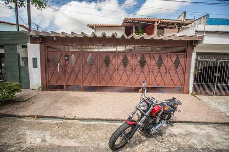 Casa para alugar com 400m², 3 quartos e 3 vagas Casa para alugar com 400m², 3 quartos e 3 vagasFachada