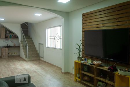 Sala de Casa com 4 quartos, 230m² Vila Antonieta