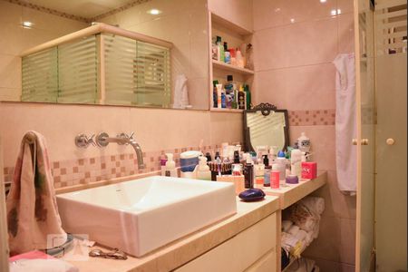 Apartamento à venda com 185m², 4 quartos e 3 vagasBanheiro Social 1