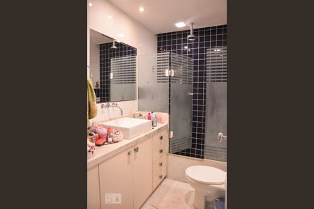 Apartamento à venda com 185m², 4 quartos e 3 vagasBanheiro Social 2