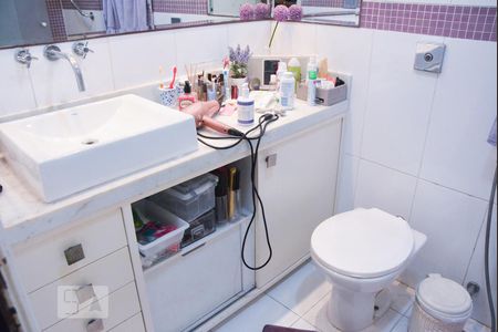 Apartamento à venda com 185m², 4 quartos e 3 vagasBanheiro da Suíte