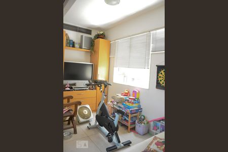 Apartamento à venda com 185m², 4 quartos e 3 vagasQuarto / Sala Privativa