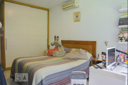 Apartamento à venda com 185m², 4 quartos e 3 vagasQuarto 4 - Armários