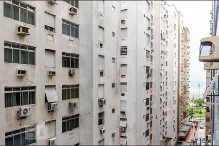 Vista sala de apartamento para alugar com 2 quartos, 106m² em Pompéia, Santos