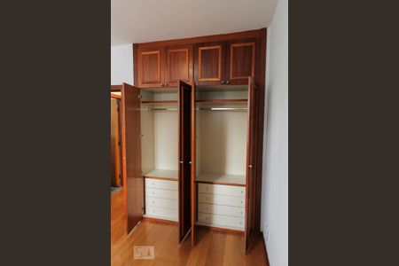 Suite de apartamento para alugar com 3 quartos, 75m² em Belvedere, Belo Horizonte