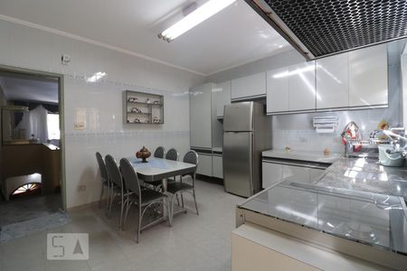 Casa à venda com 180m², 2 quartos e 2 vagasCozinha
