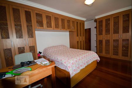 Apartamento à venda com 385m², 4 quartos e 5 vagas Apartamento à venda com 385m², 4 quartos e 5 vagasSuíte 1