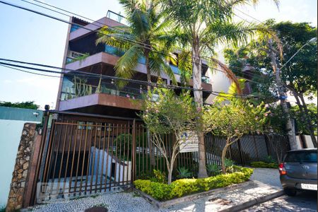 Apartamento à venda com 385m², 4 quartos e 5 vagas Apartamento à venda com 385m², 4 quartos e 5 vagasFachada