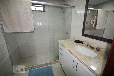 Apartamento à venda com 385m², 4 quartos e 5 vagas Apartamento à venda com 385m², 4 quartos e 5 vagasBanheiro Suíte 2