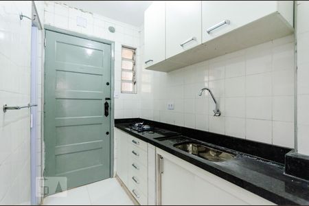 Cozinha de kitnet/studio para alugar com 1 quarto, 21m² em José Menino, Santos