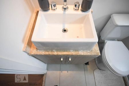 Apartamento à venda com 72m², 2 quartos e 2 vagasPia do banheiro da suíte