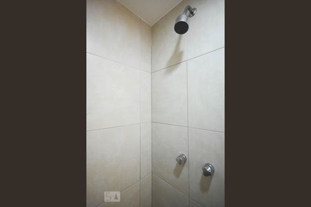 Apartamento à venda com 72m², 2 quartos e 2 vagasChuveiro do banheiro