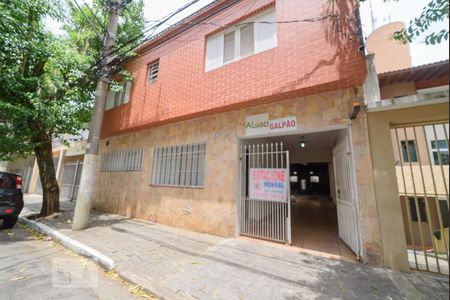 Casa à venda com 400m², 2 quartos e 2 vagasFachada