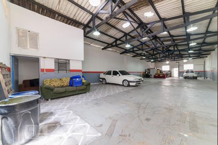 Casa à venda com 400m², 2 quartos e 2 vagasGalpão Fundos