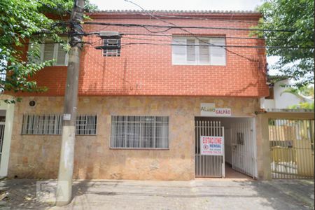 Casa à venda com 400m², 2 quartos e 2 vagasFachada