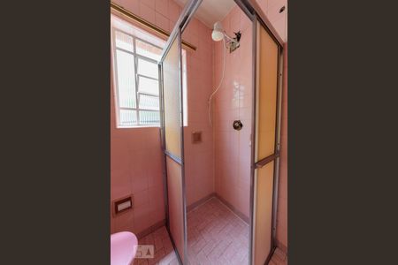 Casa à venda com 400m², 2 quartos e 2 vagasBanheiro