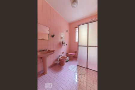 Casa à venda com 400m², 2 quartos e 2 vagasBanheiro