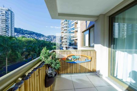 Apartamento à venda com 83m², 2 quartos e 1 vagaVaranda