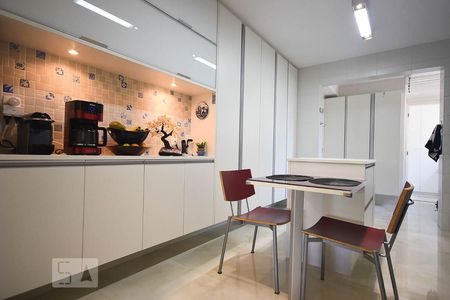 Apartamento à venda com 142m², 3 quartos e 2 vagasCozinha