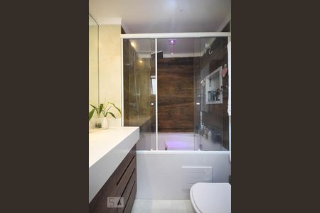 Apartamento à venda com 142m², 3 quartos e 2 vagasBanheiro suíte 3