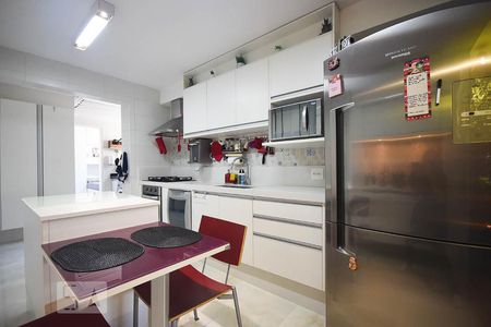 Apartamento à venda com 142m², 3 quartos e 2 vagasCozinha