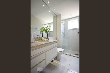 Apartamento à venda com 142m², 3 quartos e 2 vagasBanheiro suíte 2