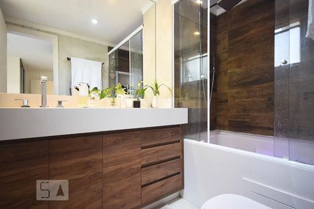 Apartamento à venda com 142m², 3 quartos e 2 vagasBanheiro suíte 3