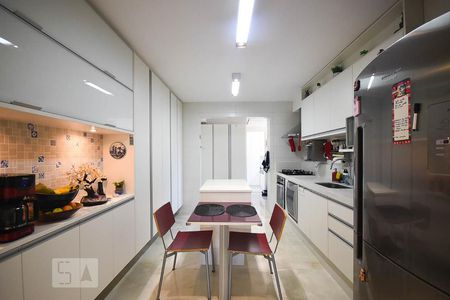 Apartamento à venda com 142m², 3 quartos e 2 vagasCozinha