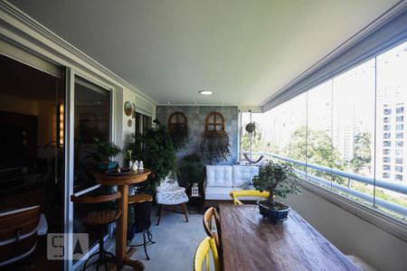Varanda de apartamento à venda com 3 quartos, 142m² em Paraíso do Morumbi, São Paulo