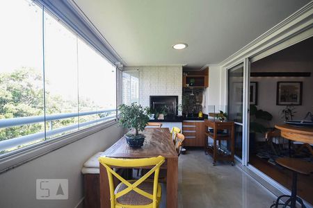Varanda gourmet	 de apartamento à venda com 3 quartos, 142m² em Paraíso do Morumbi, São Paulo