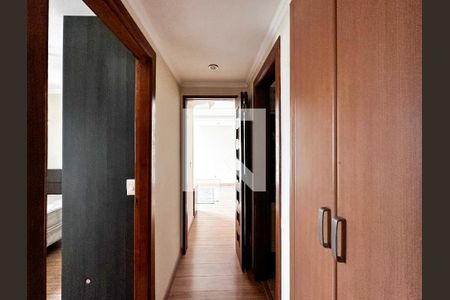 Apartamento para alugar com 70m², 2 quartos e 1 vagaCorredor Quartos