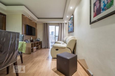 Sala de apartamento para alugar com 2 quartos, 70m² em Jardim Aeroporto, São Paulo
