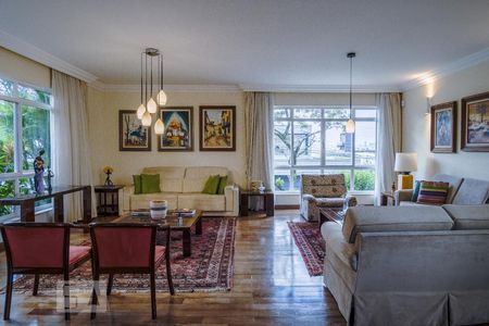 Casa à venda com 420m², 4 quartos e 4 vagasSala